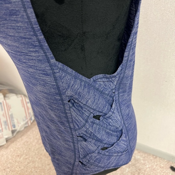 Lululemon tanks top - Picture 8 of 11